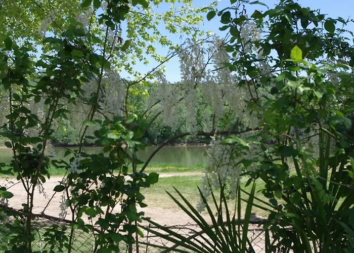 招待所 Le Port De Barsac 2*